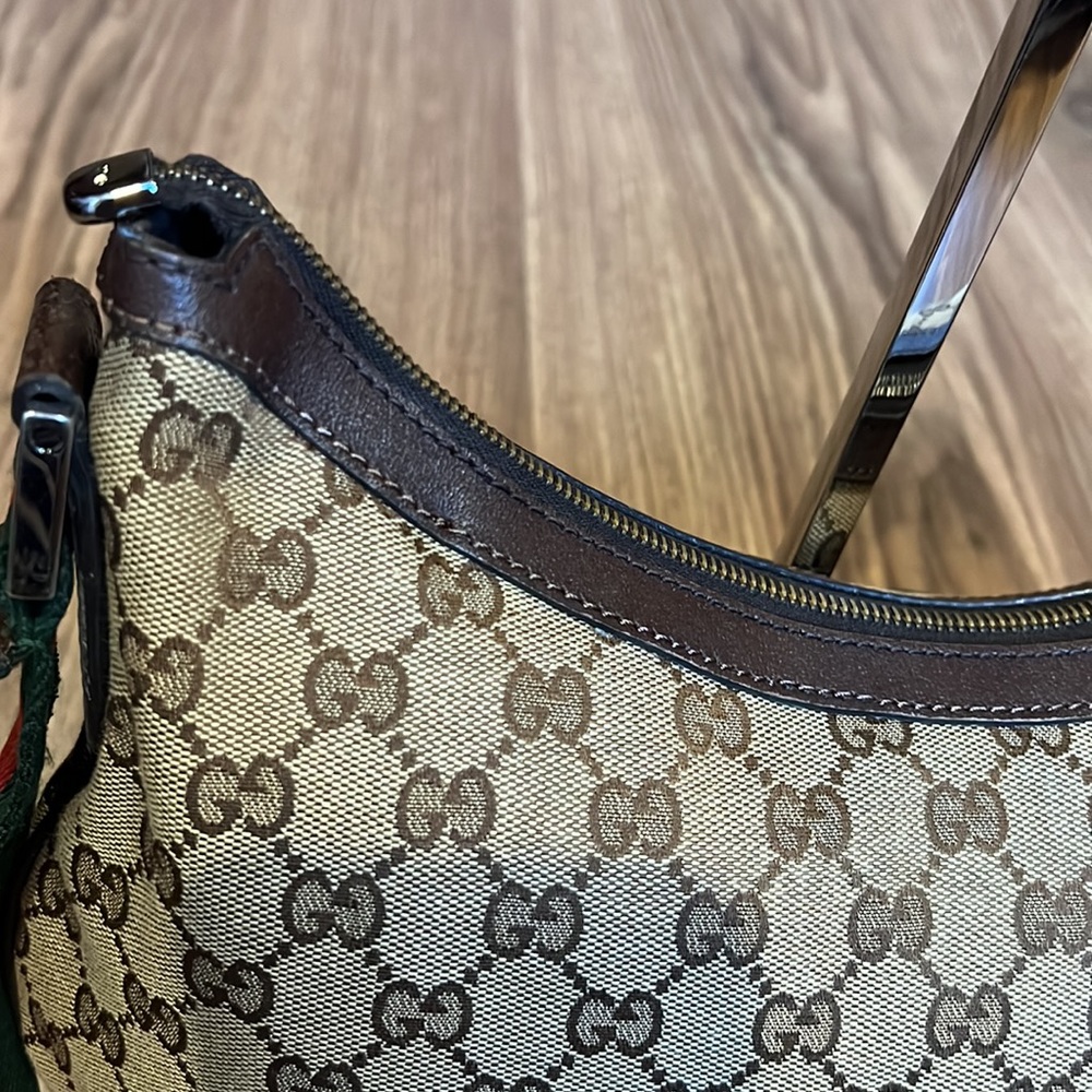 Gucci Beige GG Supreme Canvas Crossbody with Green-Red Web Strap - Picture 10 of 16